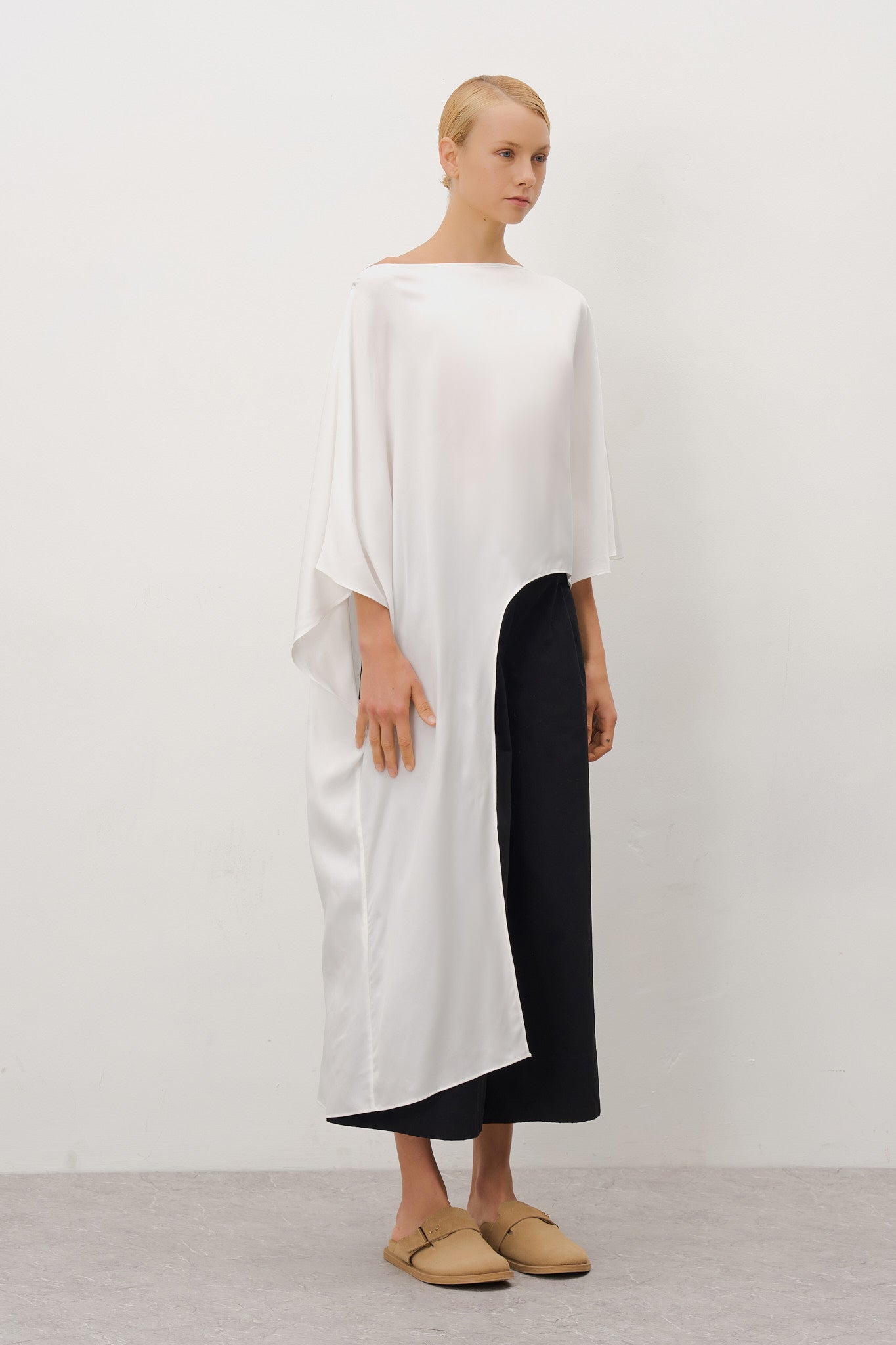 Long Cape Overlay – MONOLOQ