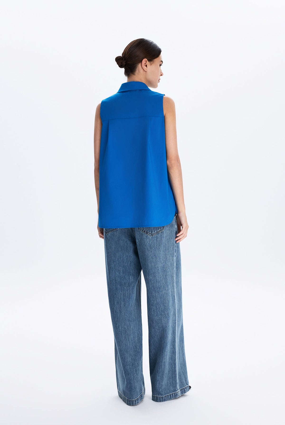 Sleeveless Collared Placket Shirt