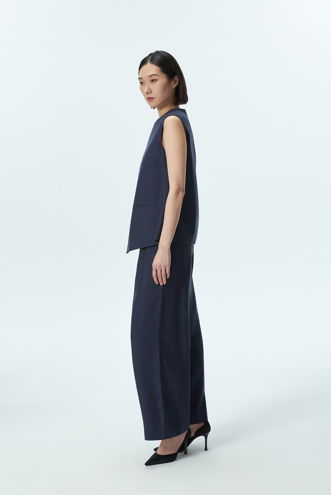Asymmetric Sleeveless Vest