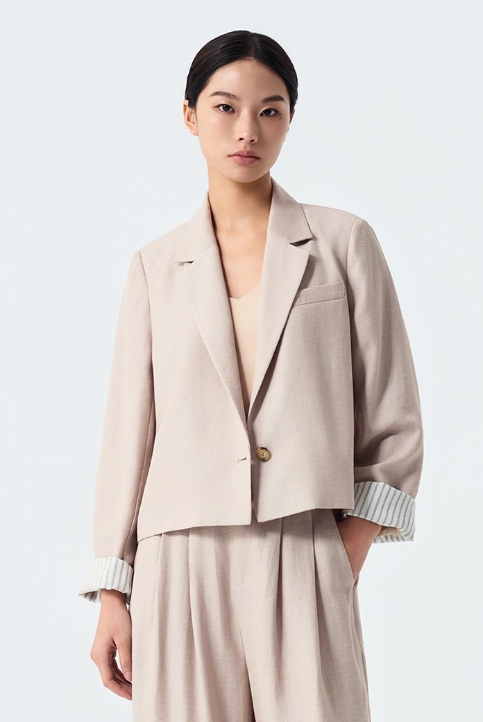 Romy Cropped Blazer with Front Button