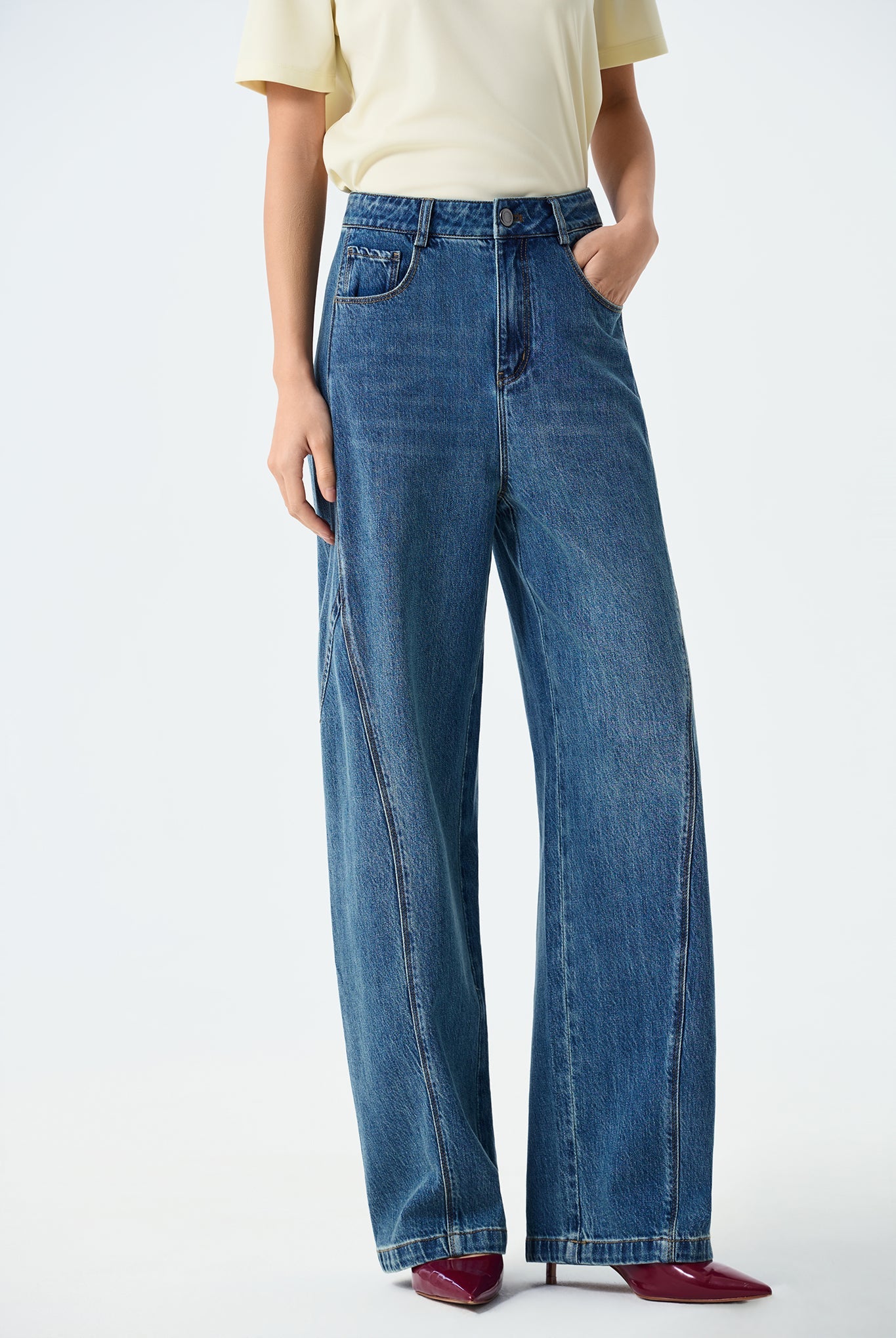 Elyana Barrel Cut Jeans
