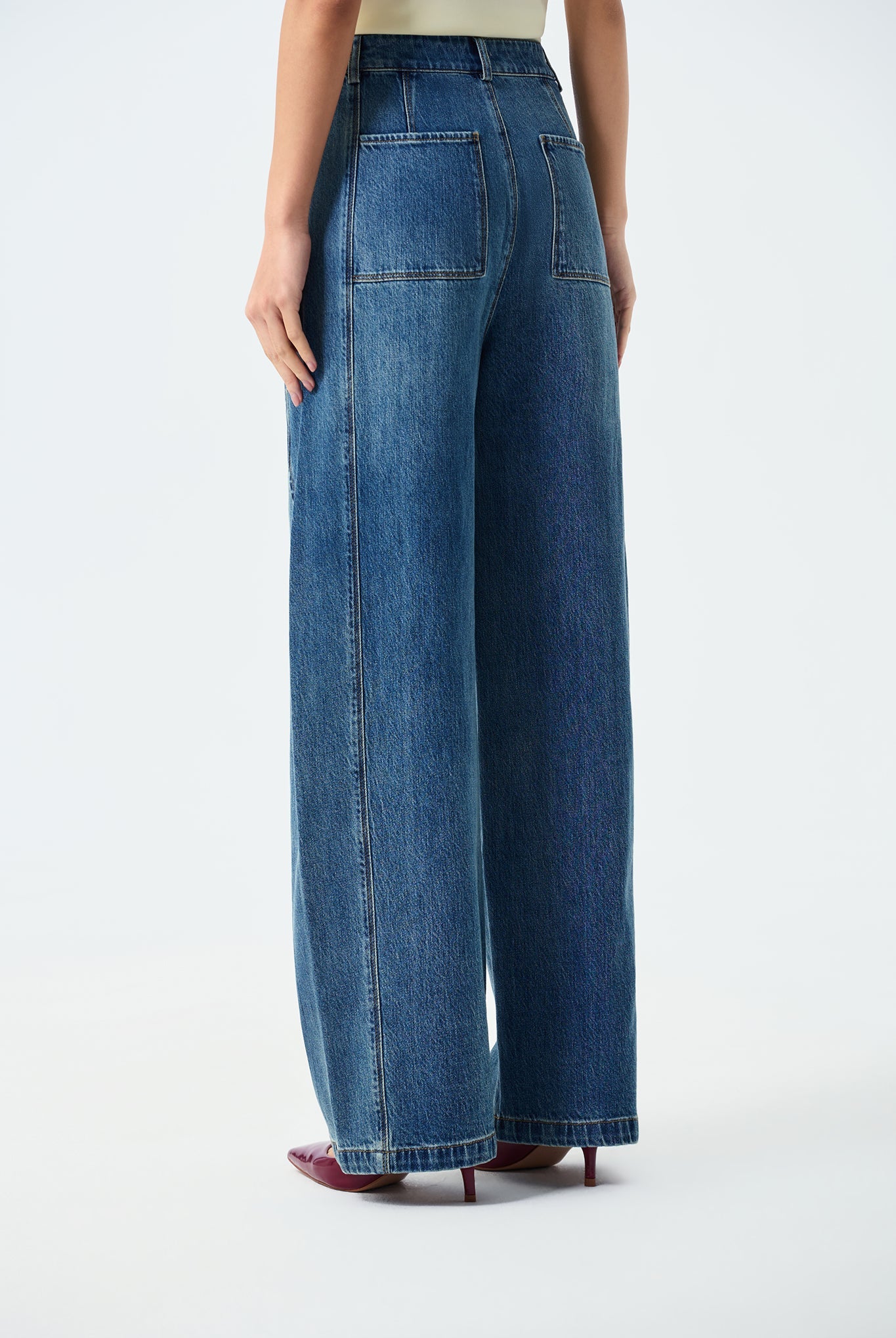 Elyana Barrel Cut Jeans