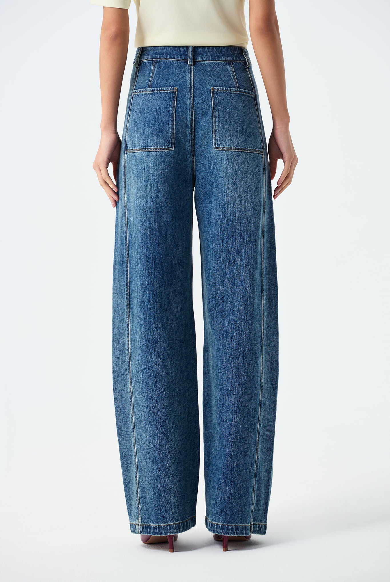 Elyana Barrel Cut Jeans