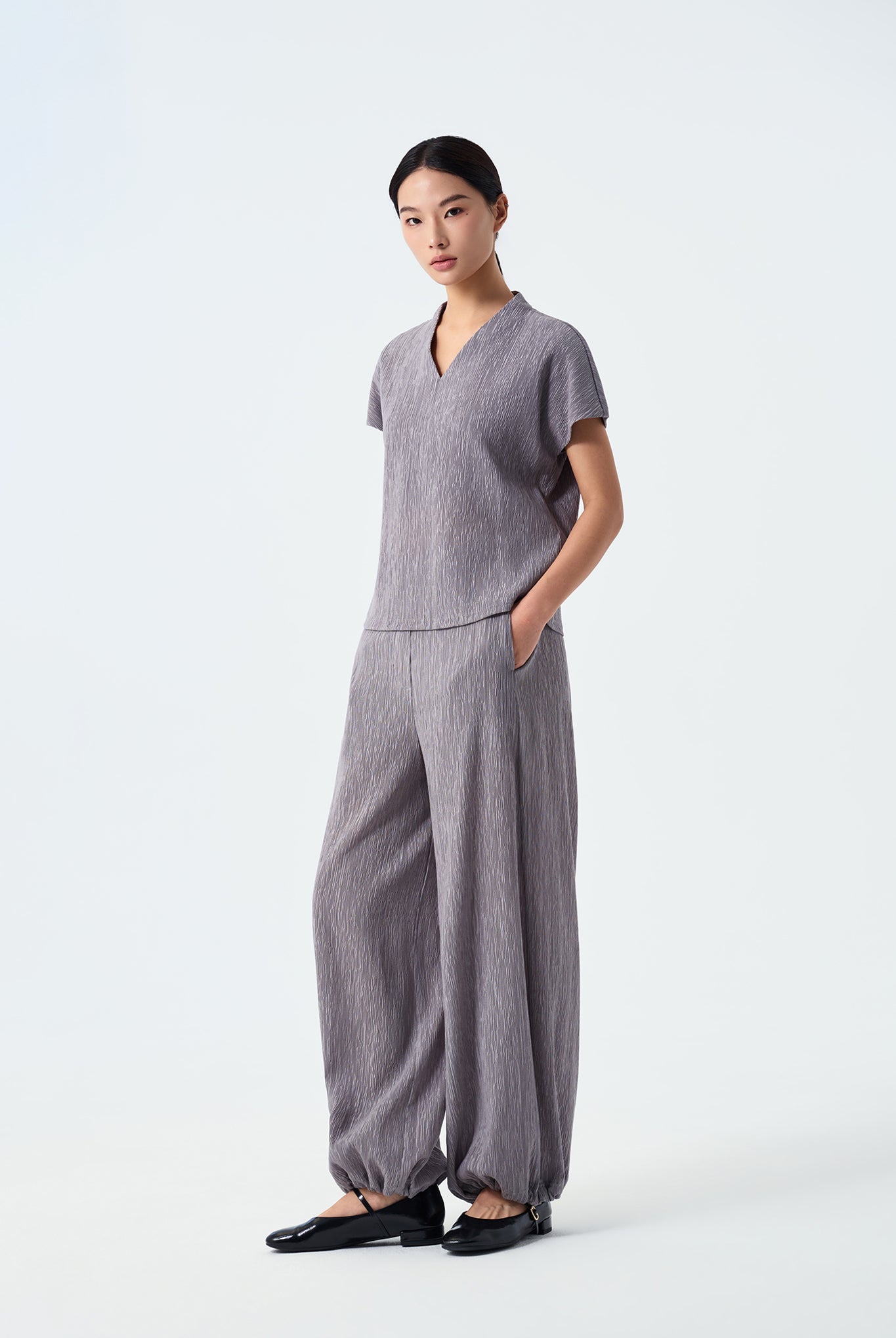 Miles Textured Elastic-Cuff Pants