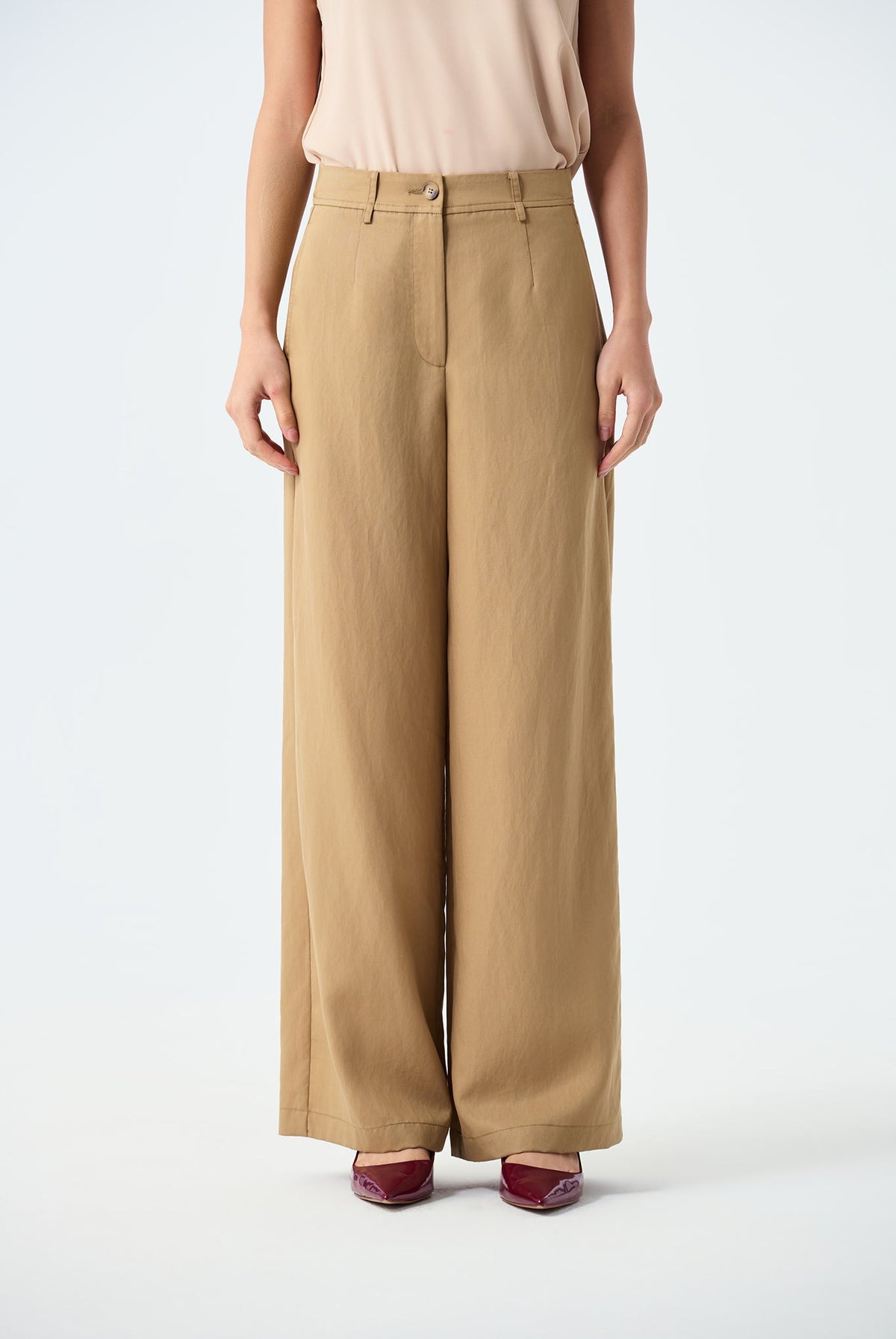Estella Wide Leg Pleated Pants