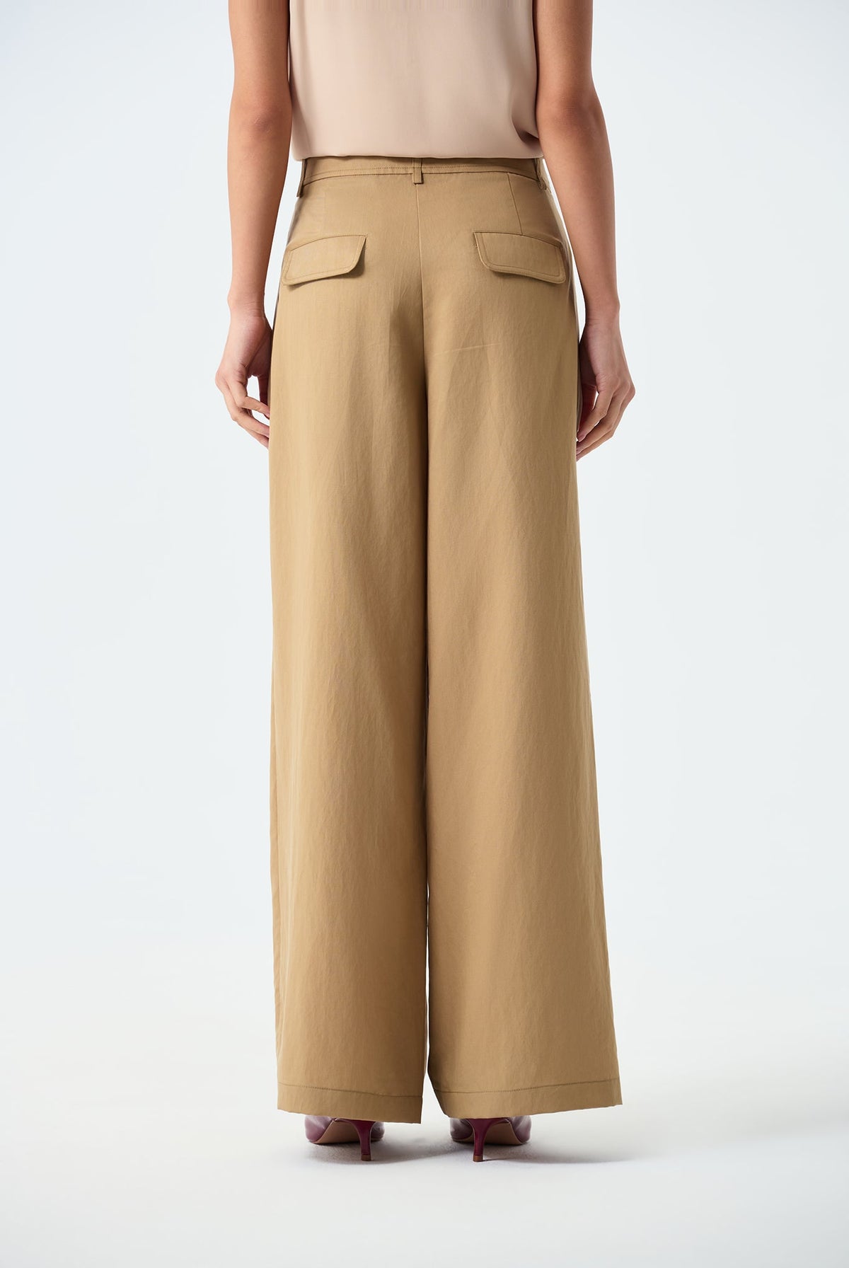 Estella Wide Leg Pleated Pants