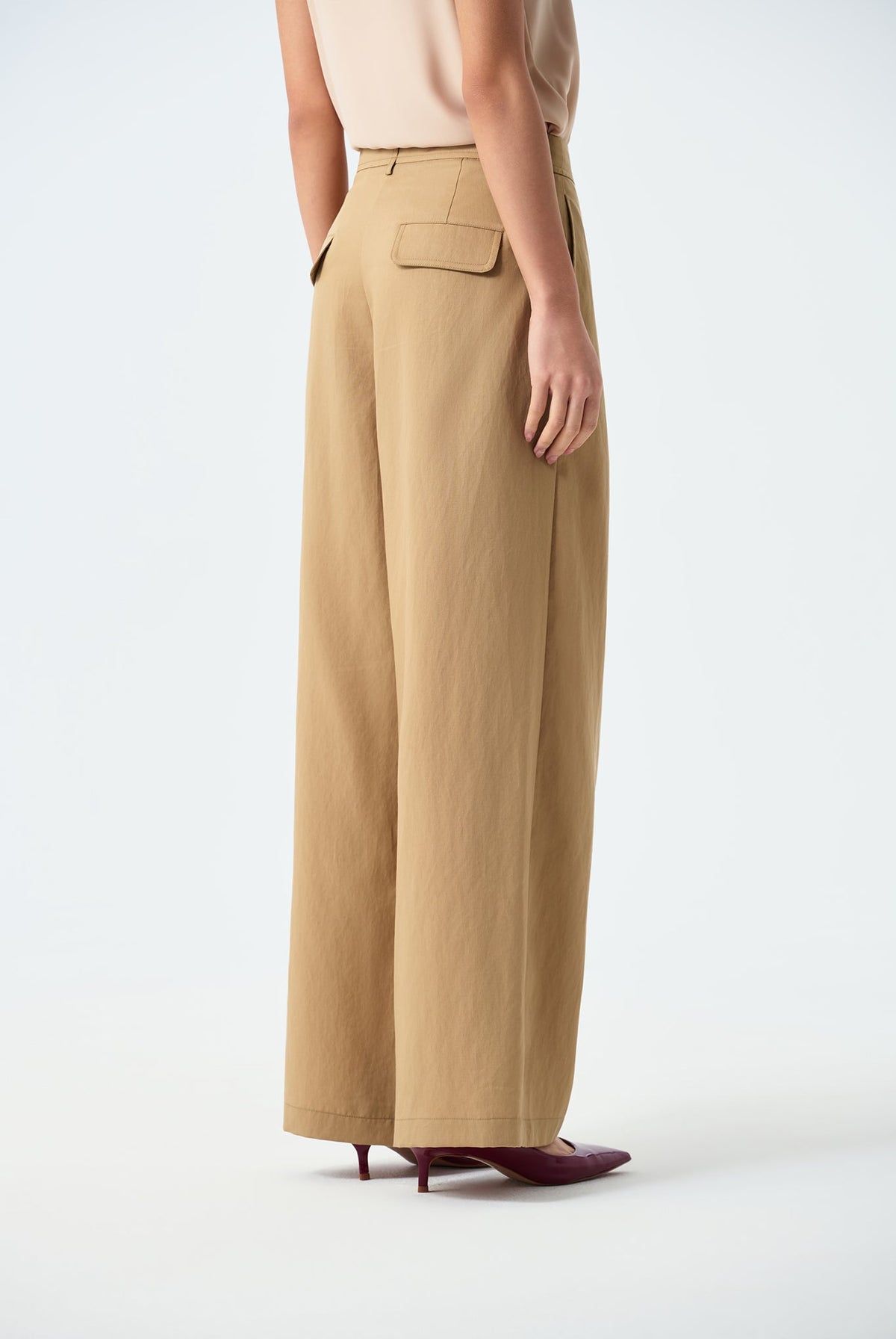 Estella Wide Leg Pleated Pants