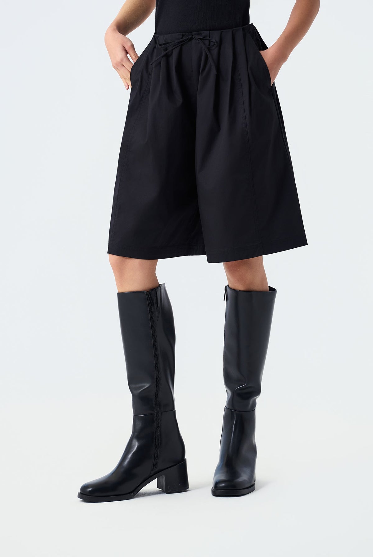 Mina Tosca Drawstring Pleated Shorts